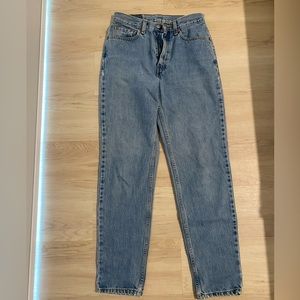 Vintage Levi’s 512 tapered jeans - no size tags but fits a size 26/27